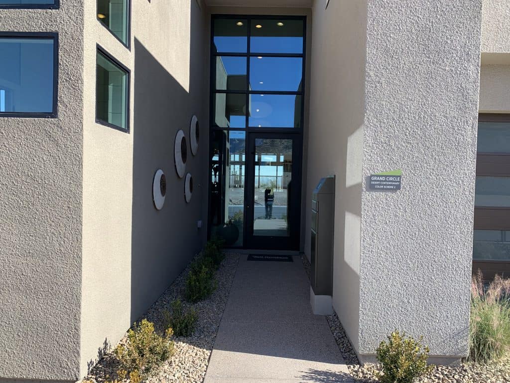The-Grand-Circle-The-Overlook-at-mesa-ridge-interior-entry-way